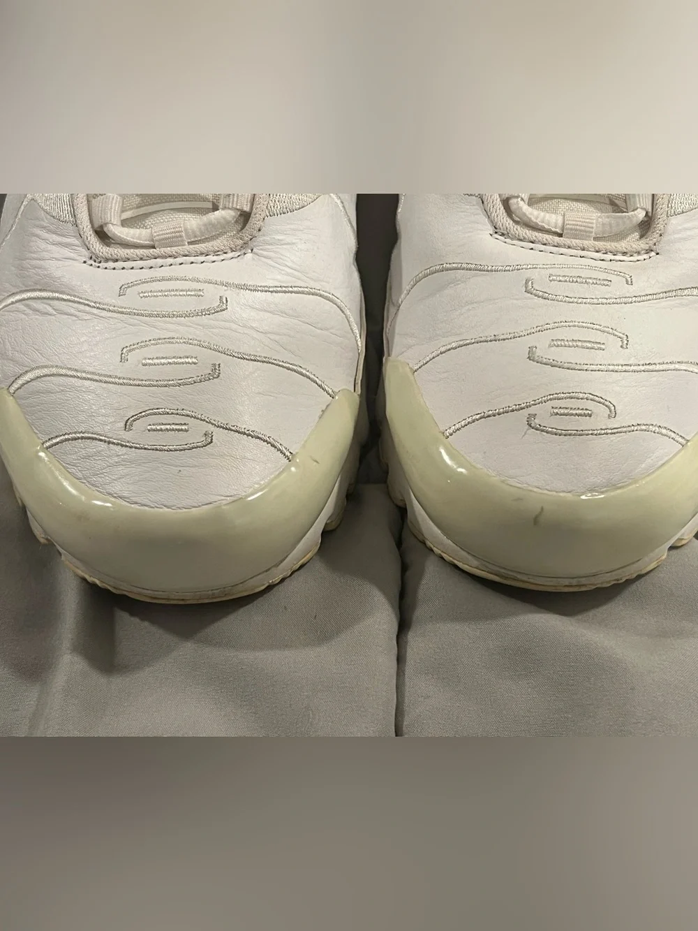 Nike Air Max Plus Men's Triple White Running Shoes Size US11.5
